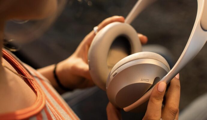 Monoprice 110010 Hi-Fi Active Noise Cancelling Headphone Review