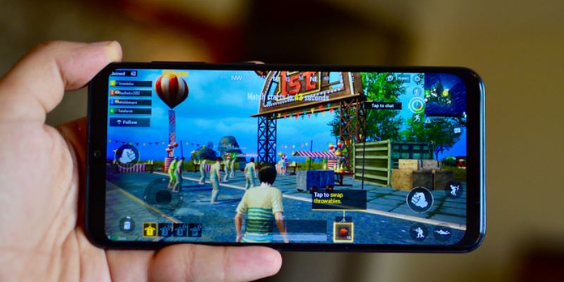 popular categories of games commonly played on mobile phones